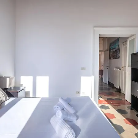 Spanish Steps Charming Apartment